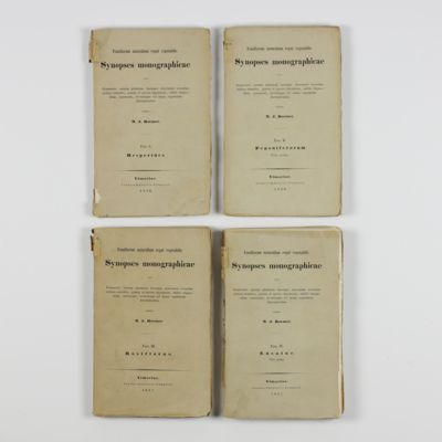 Familiarum naturalium regni vegetabilis synopses monographicae seu enumeratio omnium plantarum hucusque detetarum secundum ordines naturales, genera et species digestarum, additis diagnosibus, synonymis, navarumque vel minus cognitarum descriptionibus. Prospect. Fasc. I. Hesperides. Fasc. II. Peponiferarum. III. Rosiflorae. IV. Ensatae. [All Published].